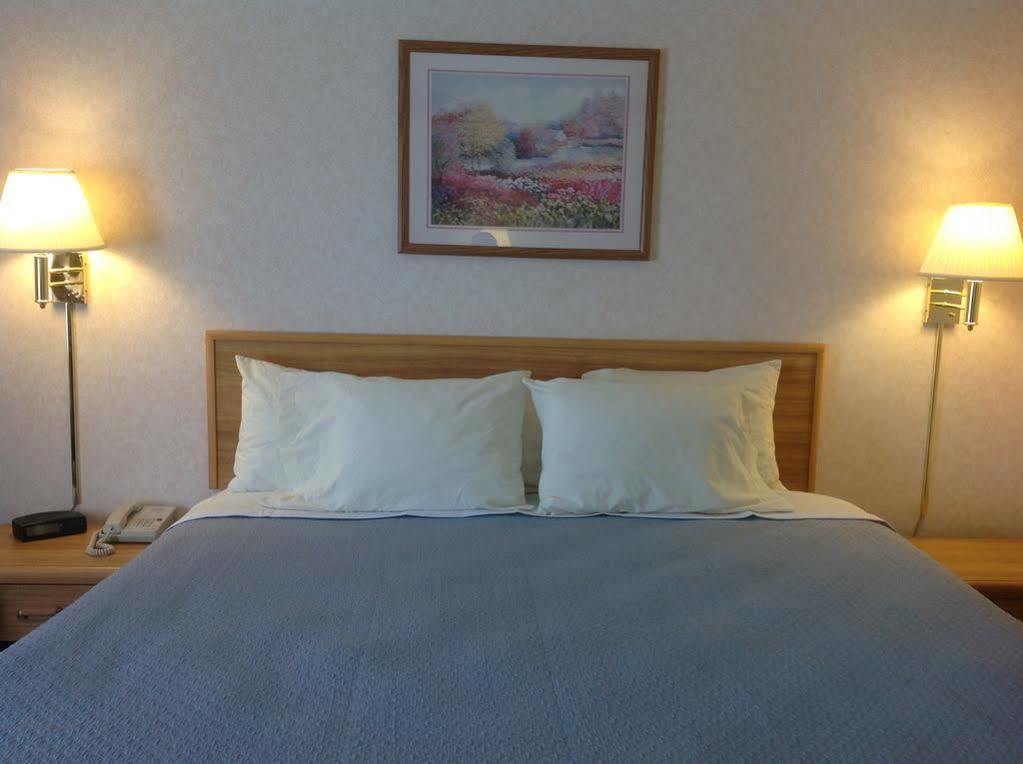 Days Inn By Wyndham ספרינגוויל מראה חיצוני תמונה